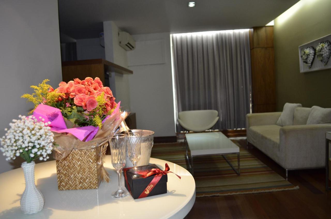 Constantino Hotel E Eventos Juiz de Fora Luaran gambar A living room in a condominium