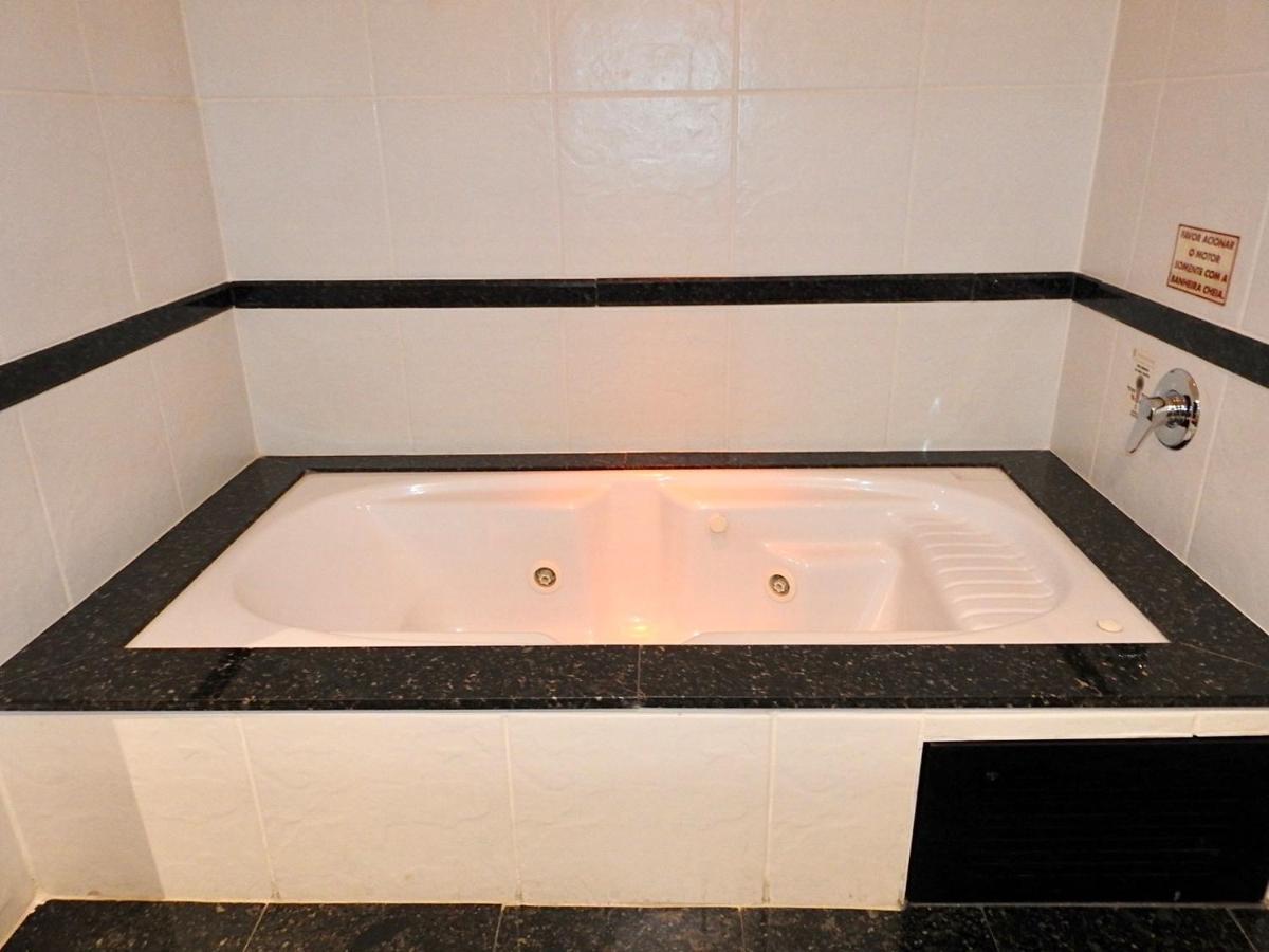 Constantino Hotel E Eventos Juiz de Fora Luaran gambar A modern Japanese bathtub