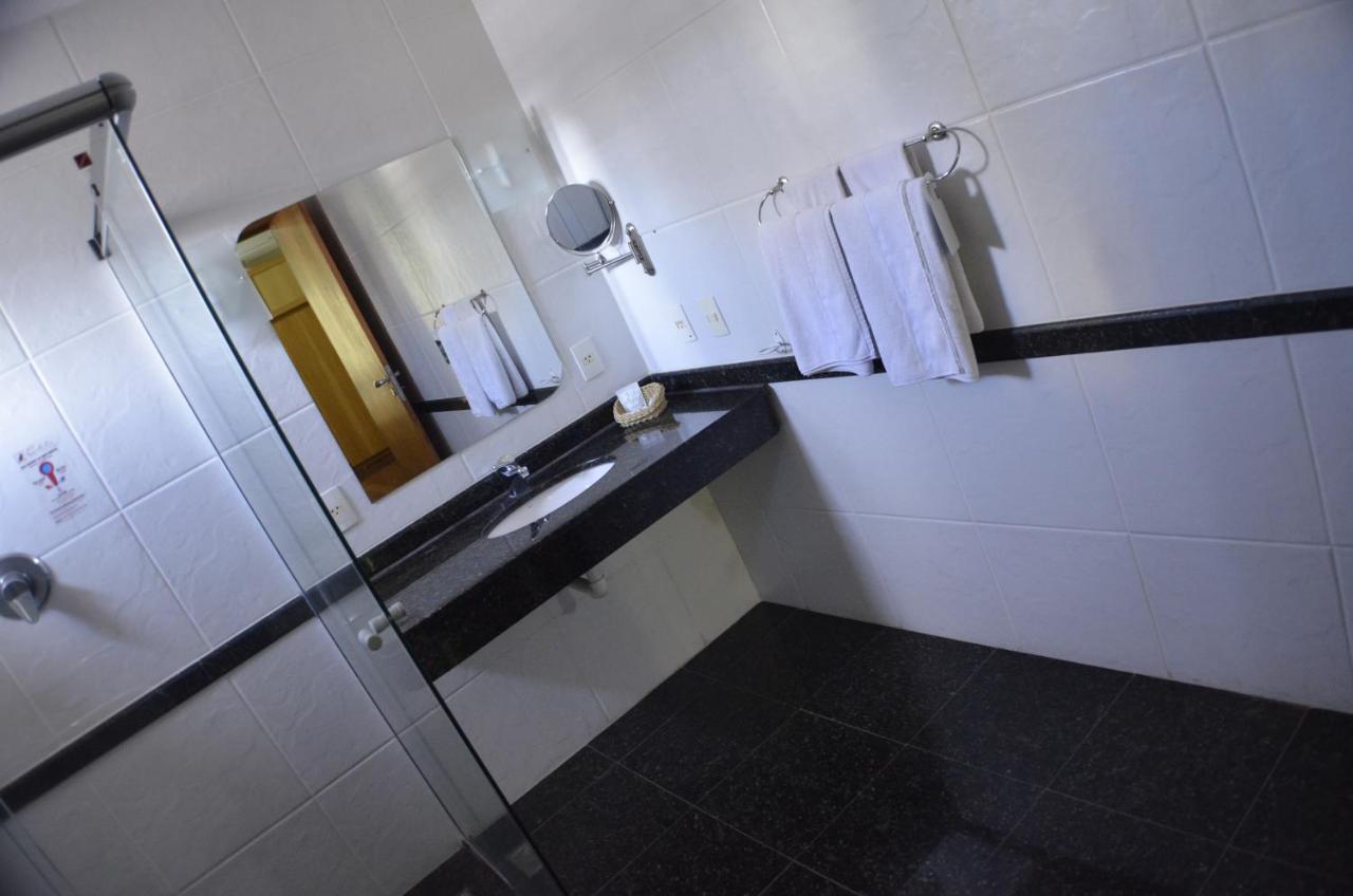 Constantino Hotel E Eventos Juiz de Fora Luaran gambar Bathroom